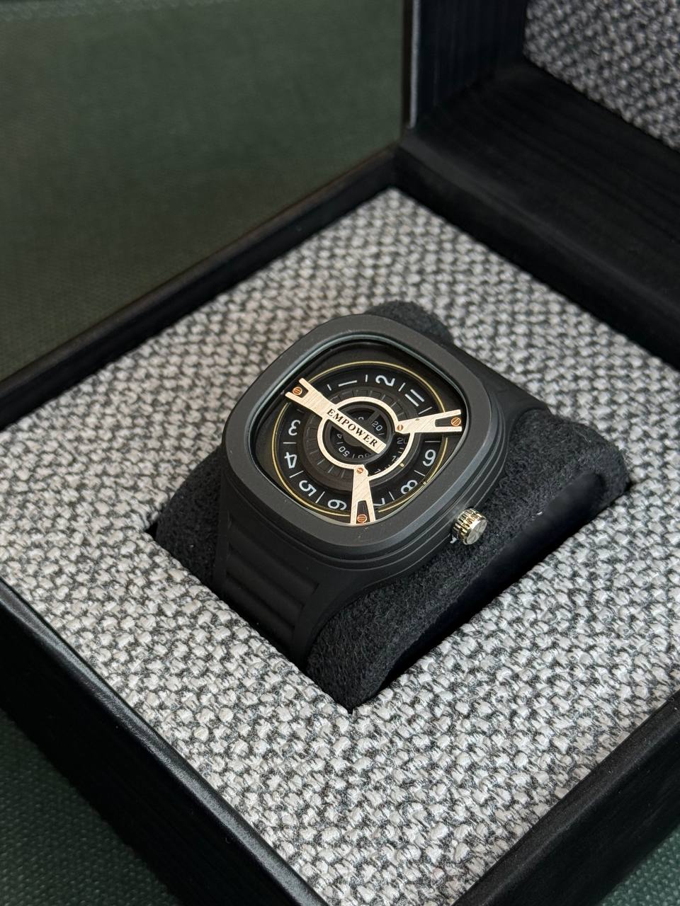 ساعت مردانه امپاور سون فرایدی EMPower مربعی - تصویر 6