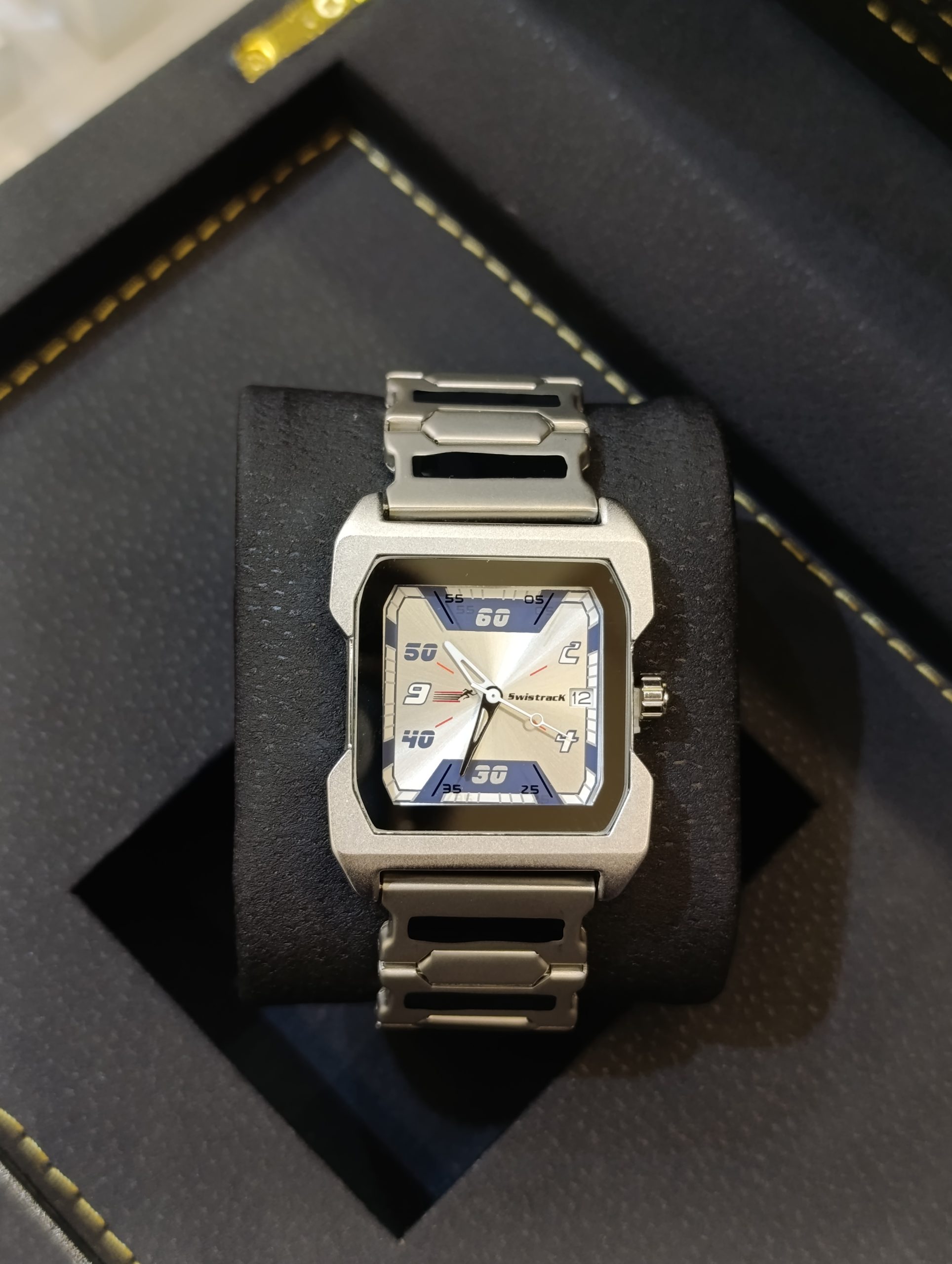 ساعت مچی مردانه سویستراک (Swistrack) طرح خاص - تصویر 3