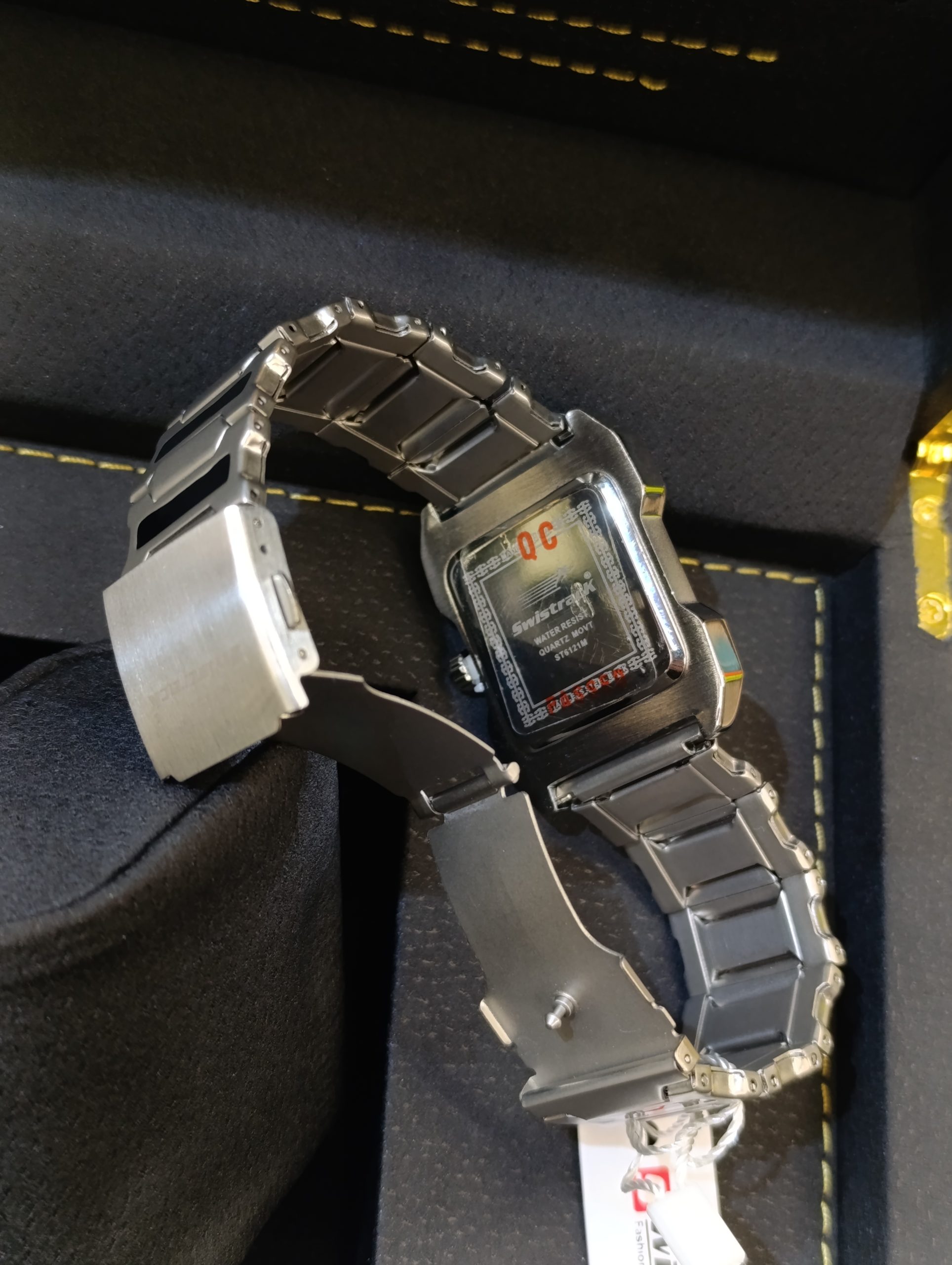 ساعت مچی مردانه سویستراک (Swistrack) طرح خاص - تصویر 6